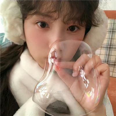 一个叫阿宝的男孩
